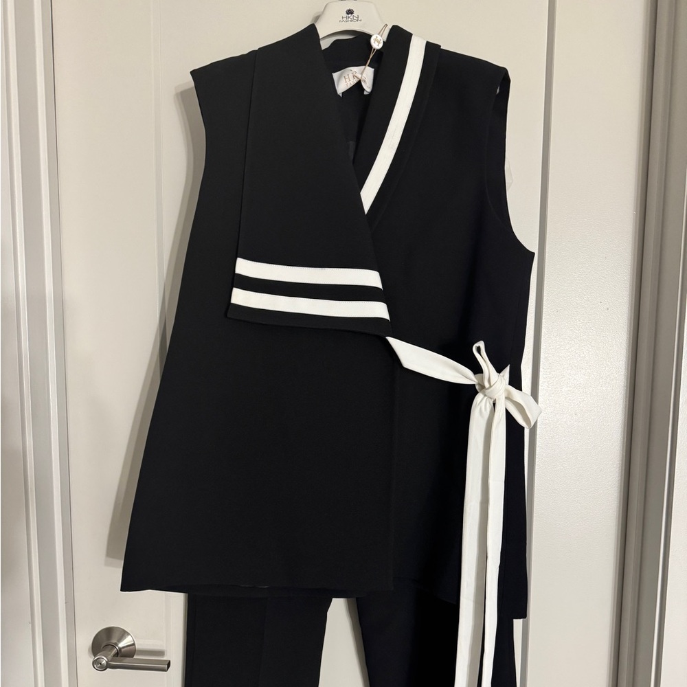 Woman suit black and white